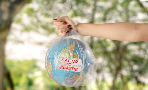 Latest company news about Comparison Between Paper Bags and Plastic Bags